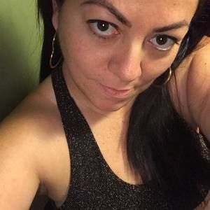 Meet your Posher, Claudia